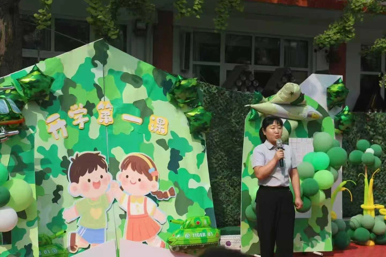 红色故事进校园 点亮开学第一课(图1)