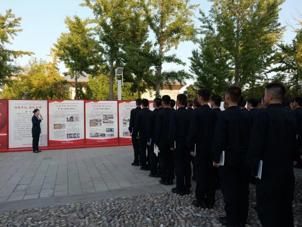 “红色九月·感悟英雄情怀”延庆区红色故事宣讲团走进北京警察学院(图2)